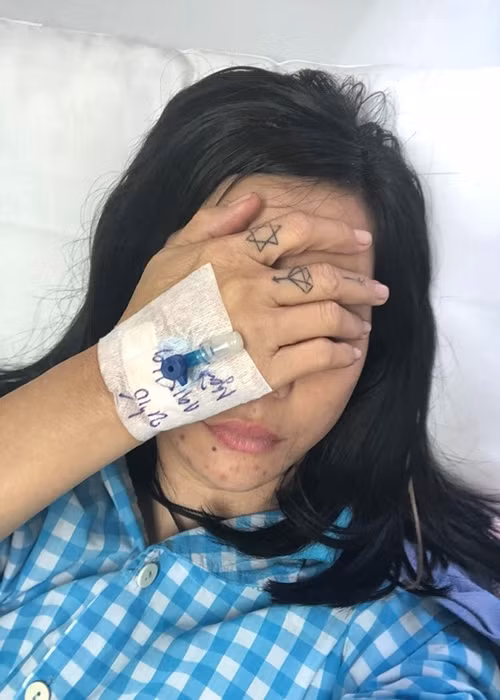 “Cát lết vào bệnh viện tối 19/5 ập thẳng vào phòng cấp cứu và nằm bất tỉnh”, nữ diễn viên chia sẻ trong lần nhập viện năm 2019.