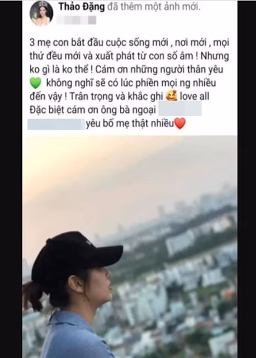 Mới đây, Hoa hậu Đại dương Đặng Thu Thảo gây hoang mang khi chia sẻ về việc bắt đầu cuộc sống mới cùng hai con trai. Cô viết: “3 mẹ con bắt đầu cuộc sống mới, nơi mới, mọi thứ đều mới và xuất phát từ con số âm! Nhưng không gì là không thể. Cảm ơn những người thân yêu. Không nghĩ sẽ có lúc phiền mọi người nhiều đến vậy. Trân trọng và khắc ghi. Đặc biệt cảm ơn ông bà ngoại, yêu bố mẹ thật nhiều". Việc Thu Thảo không nhắc đến ông xã làm rộ nghi vấn hôn nhân của cô gặp trục trặc.