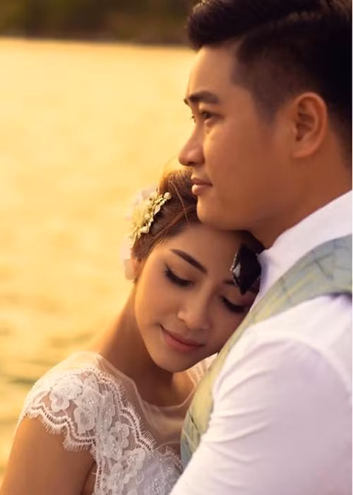 Vợ chồng Thu Thảo hẹn hò 3 năm mới tiến tới hôn nhân.