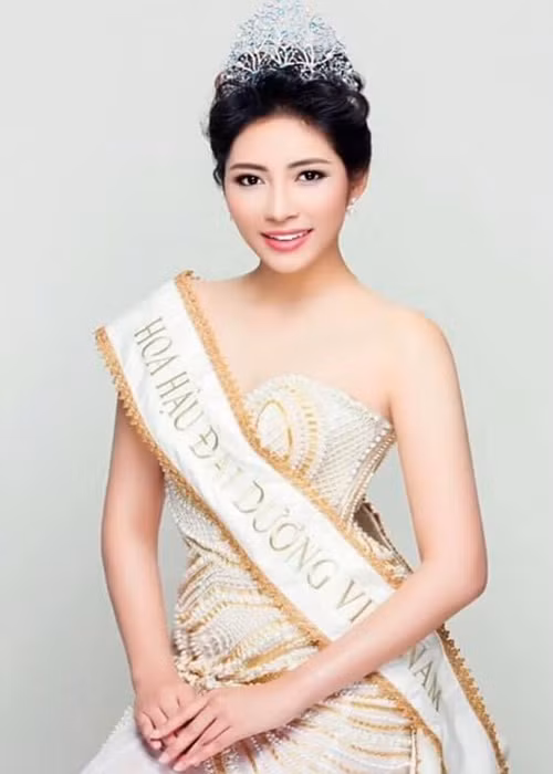 Sau khi sinh con, người đẹp gốc Cần Thơ trở lại với việc bán hàng online.