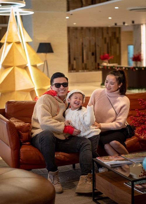 Trong cuộc phỏng vấn với Vietnamnet, Yến Phương thừa nhận, khi lấy Lam Trường, cô phải đối diện với các fan của anh. Ảnh: FB Lam Trường