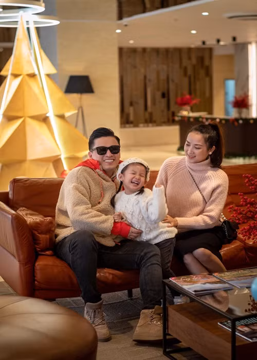 Trong cuộc phỏng vấn với Vietnamnet, Yến Phương thừa nhận, khi lấy Lam Trường, cô phải đối diện với các fan của anh. Ảnh: FB Lam Trường