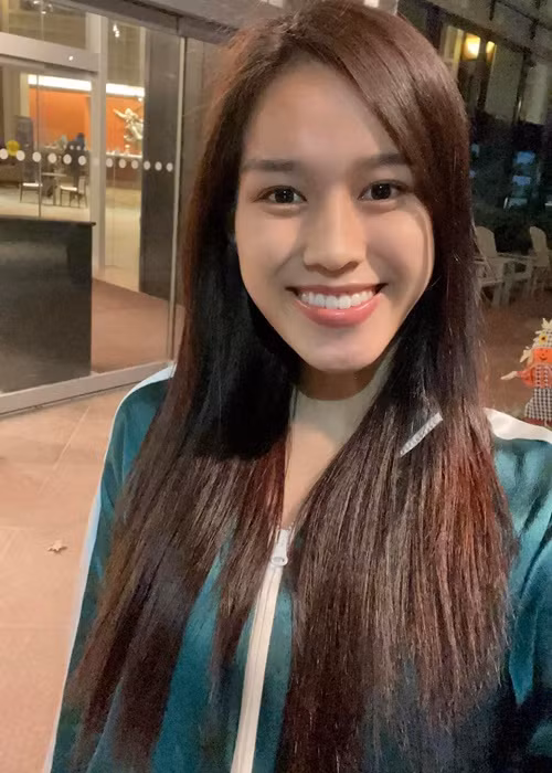 Người đẹp diện trang phục thể thao khi quá cảnh ở Mỹ. Ảnh: FB Đỗ Thị Hà