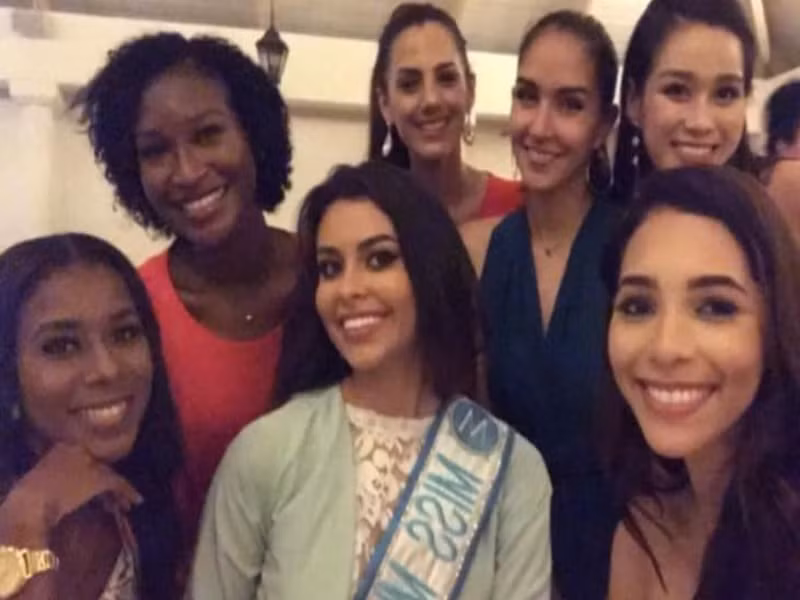 Đại diện Việt Nam tươi tắn dù trải qua 40 giờ bay. Ảnh: Vietnam beauties