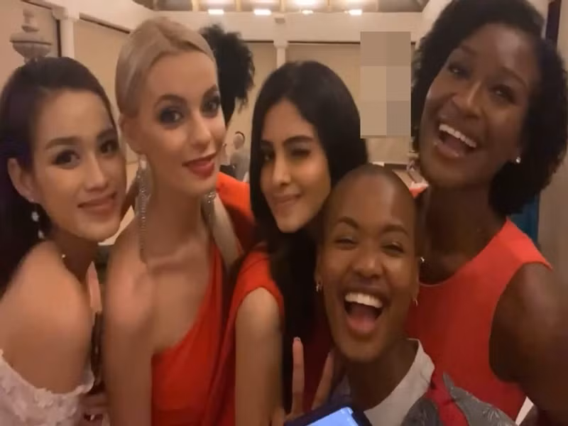 Đỗ Thị Hà gợi cảm bên dàn đối thủ. Ảnh: Vietnam beauties