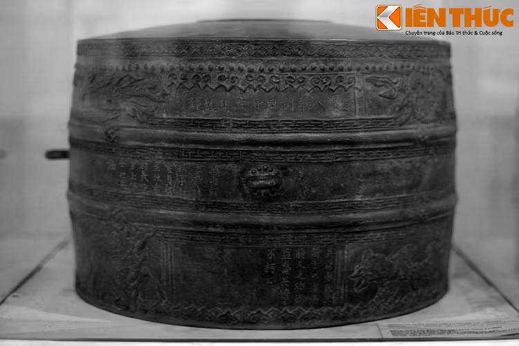 Giới nghiên cứu đánh giá, trống đồng Cảnh Thịnh là hiện vật độc bản trong phức hợp trống đồng Việt Nam. Khác với dòng trống đồng Sơn, trống Cảnh Thịnh được tạo dáng theo kiểu trống da truyền thống, với thân trống chính là tang trống.