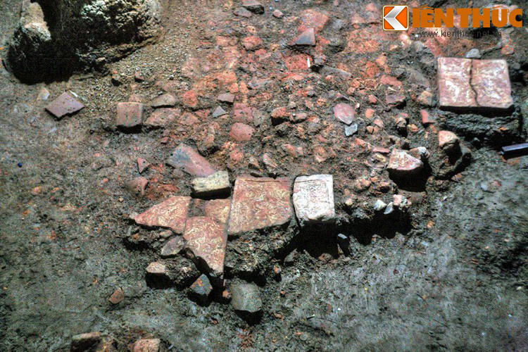 Nhiều thông tin quý giá về kỹ thuật kiến trúc của người Việt cách đây 1.000 năm đã được hé mở, như cách nung gạch, cách thức đóng cọc làm móng…