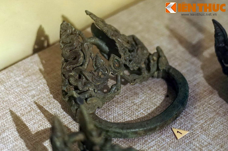 Các nhà nghiên cứu cho rằng, bàn đạp yên ngựa đã khiến sức mạnh của kỵ binh tăng lên vượt bậc, góp phần làm cho những dân tộc du mục như Mông Cổ, Goth hay Hung Nô trở thành những kẻ chinh phục khiến cả thế giới nể sợ.