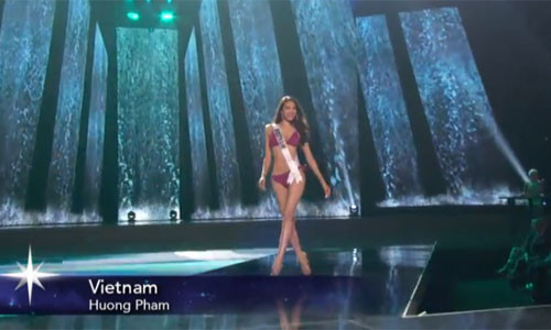 Phạm Hương xuất hiện trong trang phục bikini.