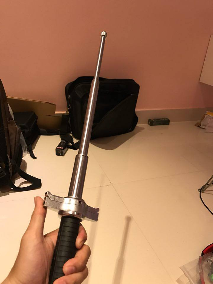 Do bị đòi liên tục, Nình trở nên cùng quẫn và bực tức. Gã cho rằng số lãi quá nhiều nên không đồng ý, từ đây cũng nảy sinh ý đồ xấu với anh H. Tối 30/10/2020, Nình hẹn anh H ra khu vực ngã ba đường ở thôn Nà Kim (Nhà Khê, Yên Minh, Hà Giang) để thanh toán tiền. Khoảng 21h anh H đi xe máy một mình đến điểm hẹn. Thời điểm này, Nình chuẩn bị một cây gậy ba khúc rồi giấu trong bụi cỏ. (Ảnh minh họa, nguồn Internet) 