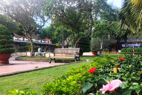 Pho hang rong trong cong vien o Sai Gon sap khai truong-Hinh-5