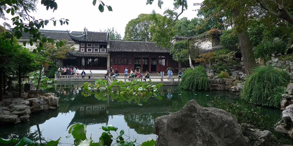 Mỗi triều đại Trung Quốc đều có một khu vườn tiêu biểu ở Tô Châu. Đó là vườn Thương Lương của nhà Tống, vườn Sư Tử của nhà Nguyên, vườn Chuyết Chính của nhà Minh và vườn Lưu Viên của nhà Thanh.