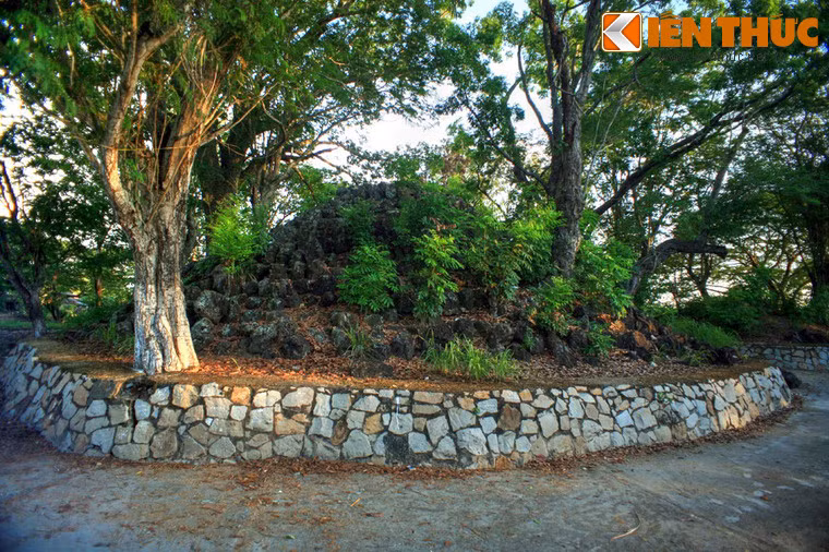 Lượng tù nhân được điều động đến để tạo sơn nơi đây mỗi ngày lên đến trên 200 người.