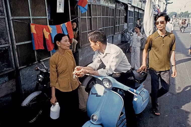 Trên đường Lê Lợi.