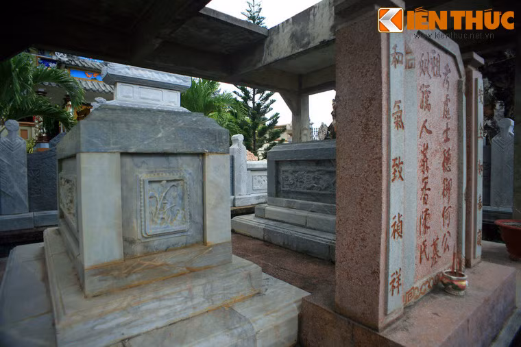 Vào thời điểm được xây dựng, khu mộ đá này được coi là một kỳ công của nghệ thuật chế tác đá, vì thợ thủ công Việt Nam khi đó chưa có khả năng đẽo gọt đá cẩm thạch - một loại đá rất cứng - bằng kỹ thuật truyền thống.