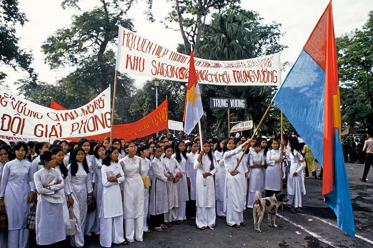 Đoàn phụ nữ của Hội Liên hiệp Thanh niên Việt Nam, chi hội Trưng Vương, khu Sài Gòn - Gia Định.