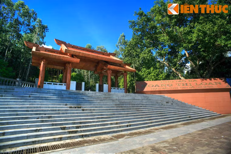 Xuc dong vieng noi an nghi cua than mau Bac Ho