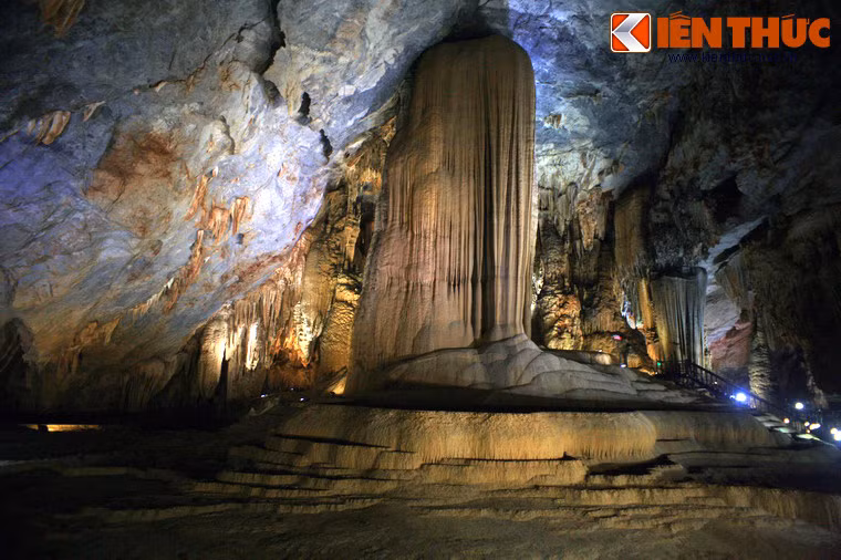 Theo đánh giá của Hiệp hội Nghiên cứu hang động Anh Quốc, hang động Thiên Đường còn to lớn và đẹp hơn cả động Phong Nha.