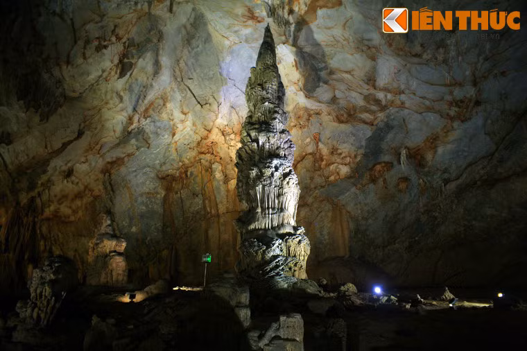 Đặc biệt, hang động Thiên Đường sở hữu một hệ thống thạch nhũ và măng đá kỳ ảo hiếm có.