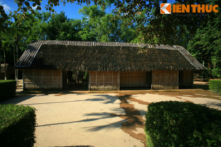 Khi về thăm làng Hoàng Trù, điểm đầu tiên mà du khách sẽ ghé vào là ngôi nhà cụ Hoàng Đường - ông ngoại của Chủ tịch Hồ Chí Minh.