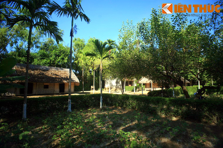 Sau một quãng đời bôn ba hoạt động, phải đến ngày 9/12/1961, Chủ tịch Hồ Chí Minh mới có dịp về thăm lại làng Hoàng Trù sau nhiều năm xa cách. Đây cũng là lần cuối cùng Người về thăm nơi chôn nhau cắt rốn cho đến khi vĩnh viễn đi xa.