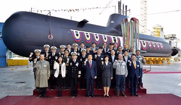 Tập đoàn đóng tàu Daewoo Shipbuilding (DSME) tuyên bố, hôm 8/11 hãng này đã hạ thủy thành công tàu ngầm Type 214 lớp Son Won II thứ 8 dành cho Hải quân Hàn Quốc. Nguồn ảnh: Sina