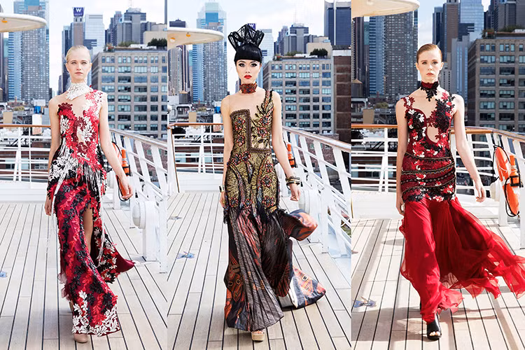 Tiếp đó, NTK Ani Alvarez Calderon giới thiệu các mẫu trang phục với tông màu chủ đạo là đỏ, đen và trắng. Các thiết kế đều mang phong cách thẩm mỹ độc đáo của đất nước Peru. 