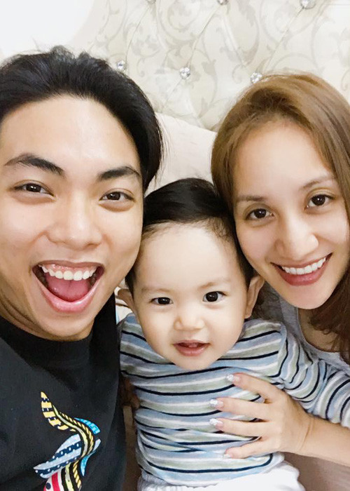 Tuy nhiên, chia sẻ với trang Thế giới trẻ, nữ kiện tướng dancesport cho biết, cô chụp ảnh mặc váy cô dâu chỉ cho vui. (Ảnh: Facebook nhân vật) 