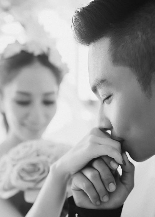 Mới đây, Phan Hiển vừa cập nhật bức ảnh cưới khiến fans một lần nữa hy vọng về đám cưới không xa của anh và Khánh Thi. (Ảnh: Facebook nhân vật)