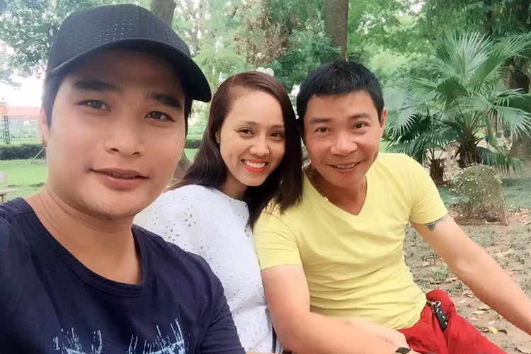 Ngọc Hà sở hữu nhan sắc gương mặt ưa nhìn với má lúm đồng tiền ngọt ngào và nụ cười rất duyên.