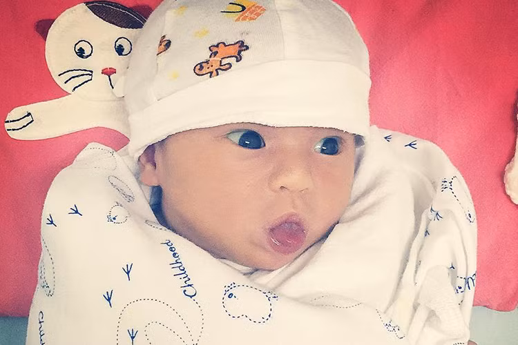 Ngam con gai chua day nua thang tuoi dang yeu cua Hong Que-Hinh-5