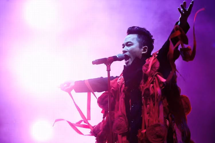 Con gai My Linh tai xuat an tuong khi ve nuoc hat-Hinh-9