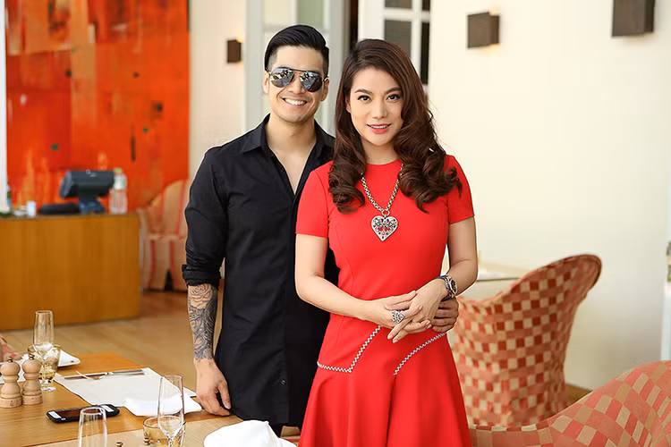  Diễn viên Trương Ngọc Ánh đã đến chúc mừng Thiên Nguyễn đón tuổi mới. 