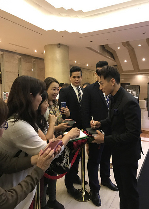 Được biết, “Ngôi sao mới” vừa được trao cho Isaac là 1 trong 6 hạng mục của giải Asia Star Awards. (Ảnh: Người lao động)