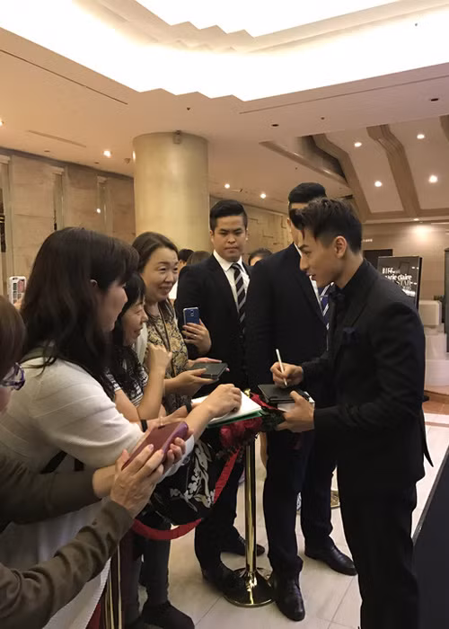 Được biết, “Ngôi sao mới” vừa được trao cho Isaac là 1 trong 6 hạng mục của giải Asia Star Awards. (Ảnh: Người lao động)