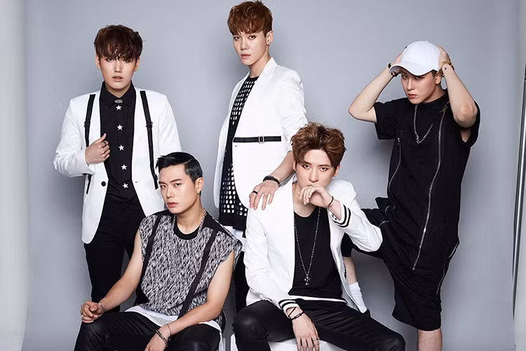 Nhóm Offroad sẽ có mặt tại Hà Nội vào sáng ngày 1/11 và trình diễn một số ca khúc như “Bebop”, “Head banging”, nhạc phim “Em là bà nội của anh”… 