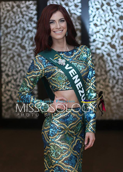 Xếp ở vị trí thứ 3 là Stephanie De Zorzi - đại diện của Venezuela. Missosology đánh giá người đẹp 23 tuổi này luôn sôi nổi trong các hoạt động. (Ảnh: Missosology)