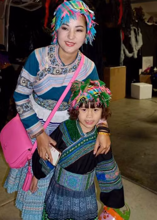 Danh hài Thúy Nga cùng con gái Nguyệt Cát cũng tham gia tiệc mừng Halloween sớm. (Ảnh: Facebook Trizzie Phương Trinh)