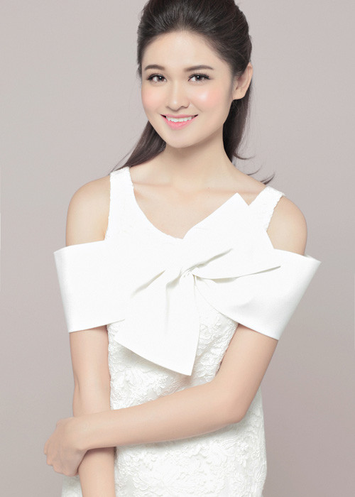 Được biết, Thùy Dung đã chủ động làm việc với ê-kíp gồm: nhiếp ảnh gia Hachi Đoàn, trang điểm và làm tóc Hiwon và stylist Zoe để lên ý tưởng và kế hoạch thực hiện bộ ảnh này.