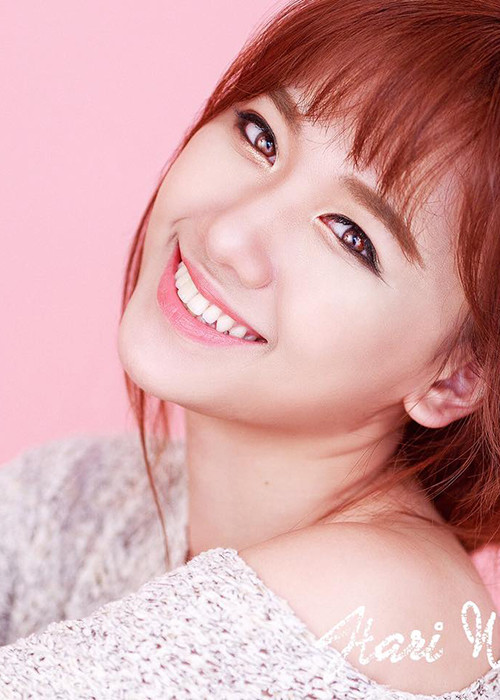 Hari Won - bạn gái Trấn Thành sở hữu vẻ đẹp lai Việt - Hàn. Cô vốn là nữ ca sĩ, diễn viên được yêu mến bởi vẻ trong sáng.