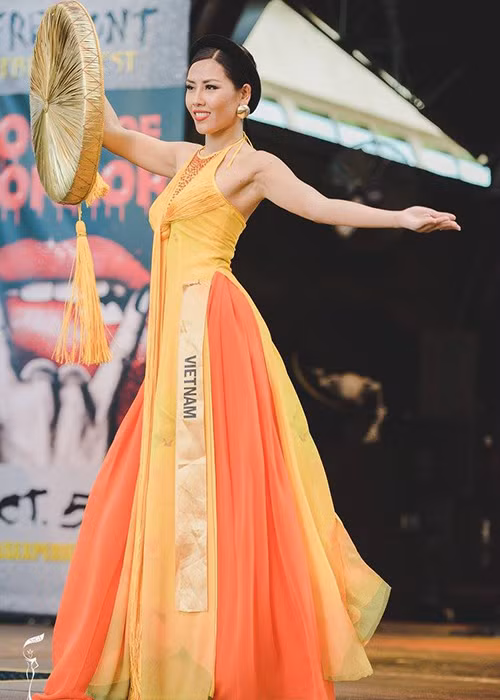 Top 10 trang phục dân tộc đẹp nhất Miss Grand International 2016 (Hoa hậu Hòa bình Quốc tế) vừa được công bố. Đáng chú ý, Nguyễn Thị Loan đứng ở vị trí thứ 3 trong bảng xếp hạng. (Ảnh: Miss Grand International) 
