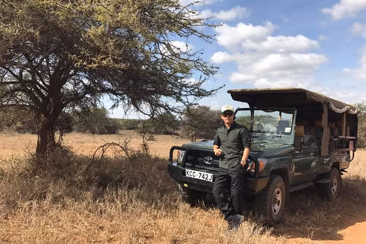  Phan Anh muốn gửi đến thông điệp: “Hỡi những ai còn mong sở hữu sừng tê giác vì nhu cầu chứng tỏ quyền lực, địa vị, vì tin rằng chúng là liều thuốc kỳ diệu chống bệnh tật, thì hãy nhớ các nghiên cứu chỉ ra rằng sừng tê giác có cấu tạo như tóc, như móng tay con người. Nếu muốn lấy thì này đây, tôi xin dâng một phần những thứ thuộc về mình!”.