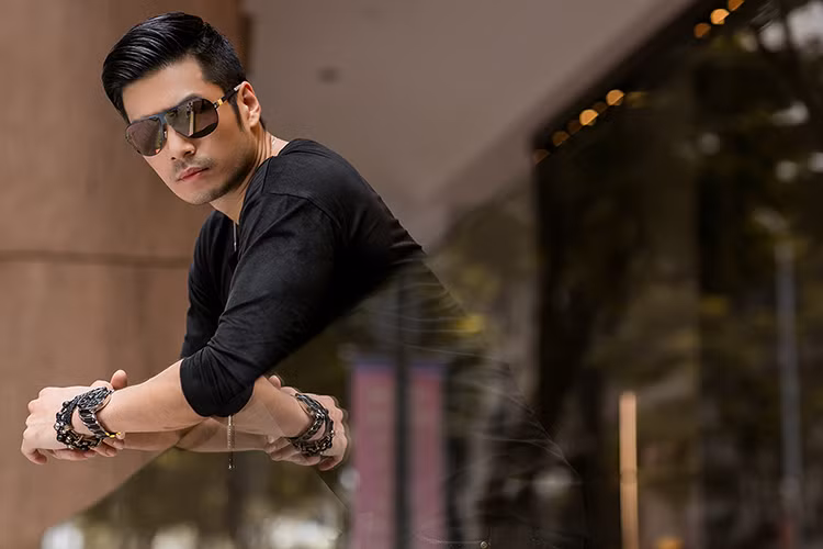 Đây cũng là dịp để chàng Việt kiều Úc sinh năm 1985 có thể cảm nhận rõ hơn về nhịp sống tại Sài Gòn khi rảo bước qua những con phố.