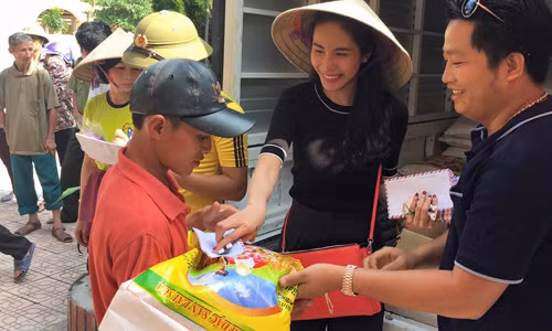 Thuy Tien dap tra khi bi che tu thien khong thanh tam-Hinh-3