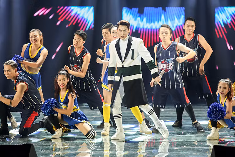 Được biết, tối nay (3/10), Mr Đàm sẽ tổ chức sinh nhật tại một trung tâm hội nghị lớn với số khách lên đến 700 người.