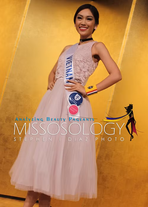 Missosology cho biết, Phương Linh hiện đang dẫn đầu bảng xếp hạng thí sinh yêu thích nhất của cuộc thi do độc giả chuyên trang này bình chọn. 