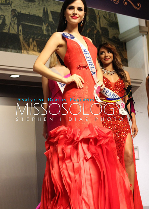 Jessica Duarte đến từ Venezuela xếp ở vị trí thứ 6. Khi trang điểm nhẹ, cô gái tài năng này được khen tỏa sáng hơn. 