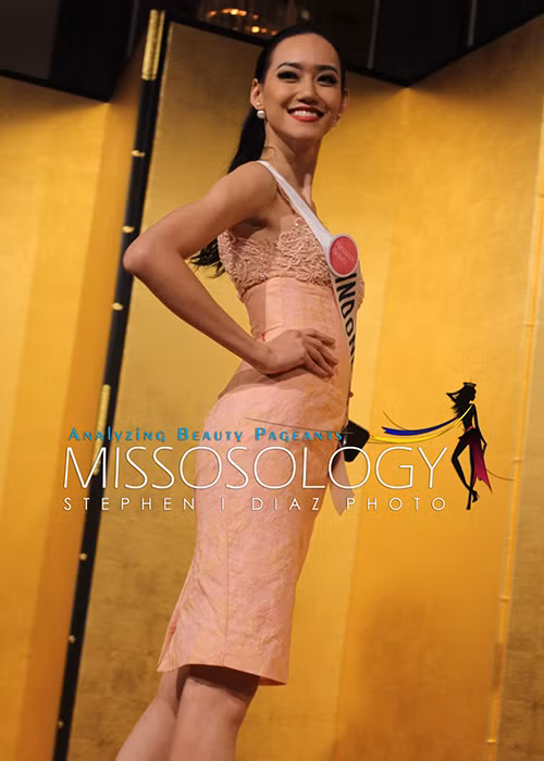 Xếp vị trí thứ 2, Felicia Hwang - đại diện của Indonesia được trang Missosology đánh giá là người đẹp thân thiện với bạn cùng nhóm và các nhân viên trong ban tổ chức. 