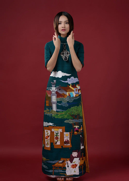 Thông qua BST “Cổng Làng”, NTK Lan Hương mong muốn cùng mọi người hưởng ứng thông điệp: “Hãy trân trọng những cổng làng trong phố. Hãy giữ lấy hồn quê của Hà Nội hôm nay”.