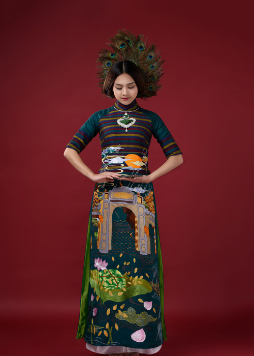 Hơn mười năm trăn trở, tâm huyết và đồng hành cùng áo dài, NTK Lan Hương vẫn đang tiếp bước trên con đường chinh phục trang phục truyền thống này để thỏa mãn sự đam mê.